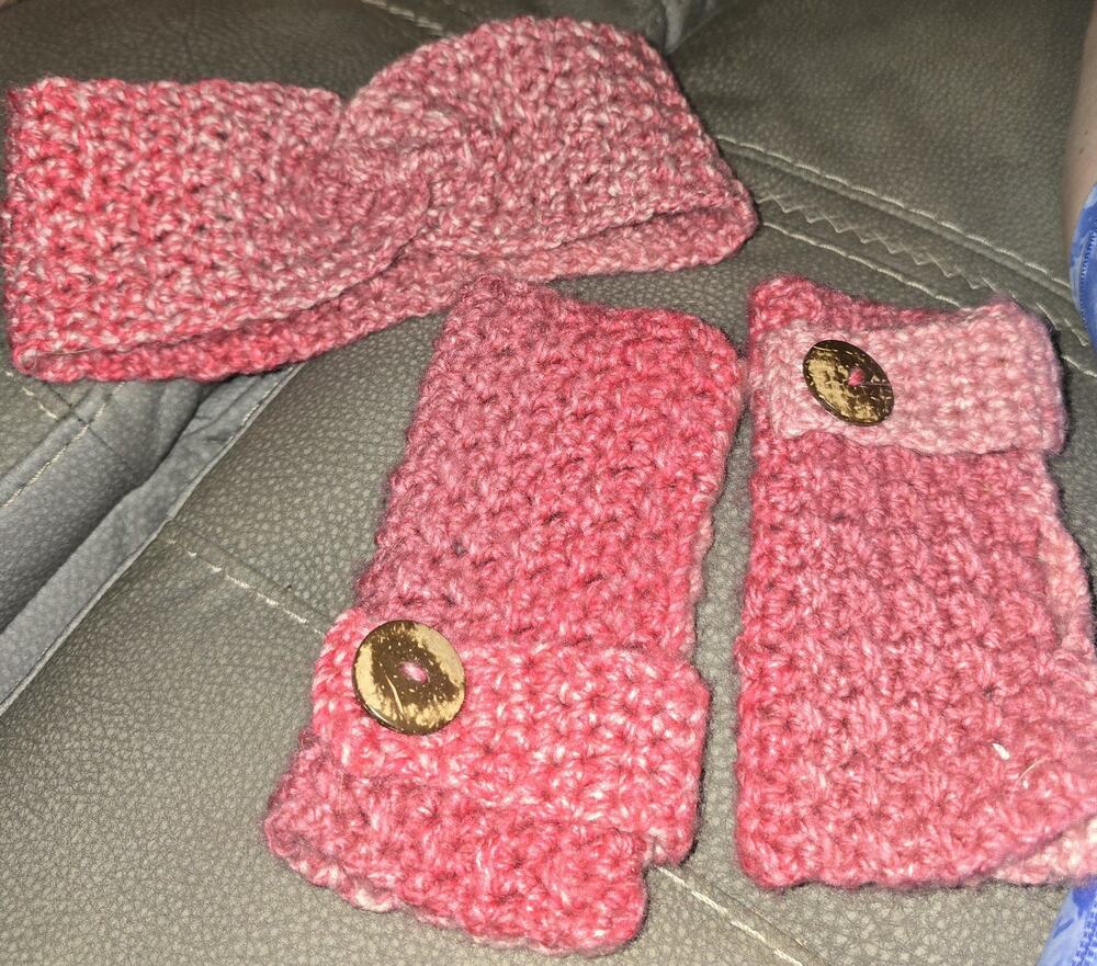 Pink Crochet Fingerless Gloves‎ And Headband